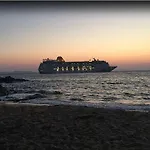 Croco Mykonos מלון